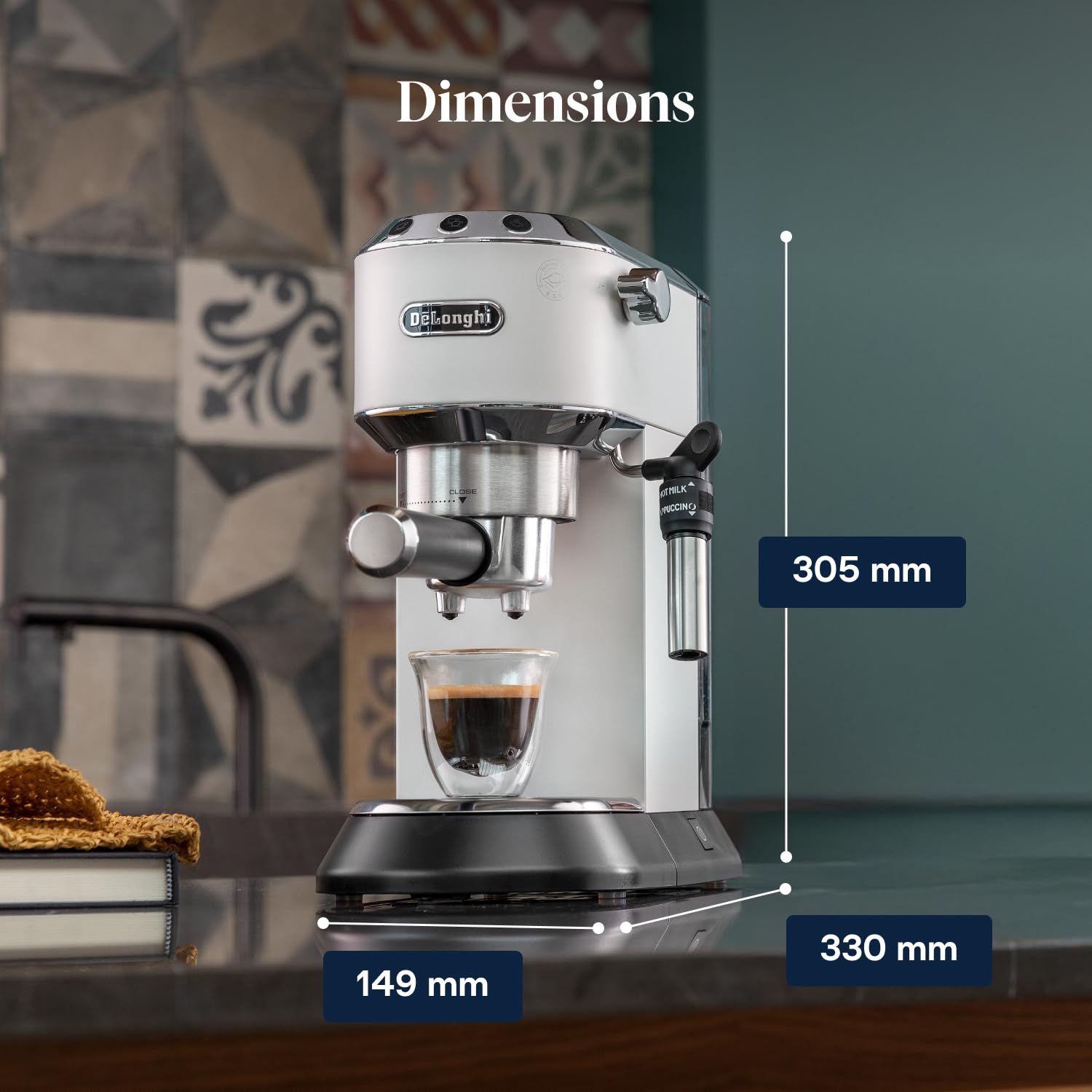 De'Longhi Dedica Style EC685.W, Machine à Café à Pompe en Acier Inoxydable Pour Café Moulu ou Dosettes, Machine à Espresso et Cappuccino, Réservoir de 1,3L, Système Anti-goutte, Blanc